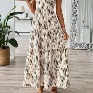 Bow Knot back Maxi Dress NWOT